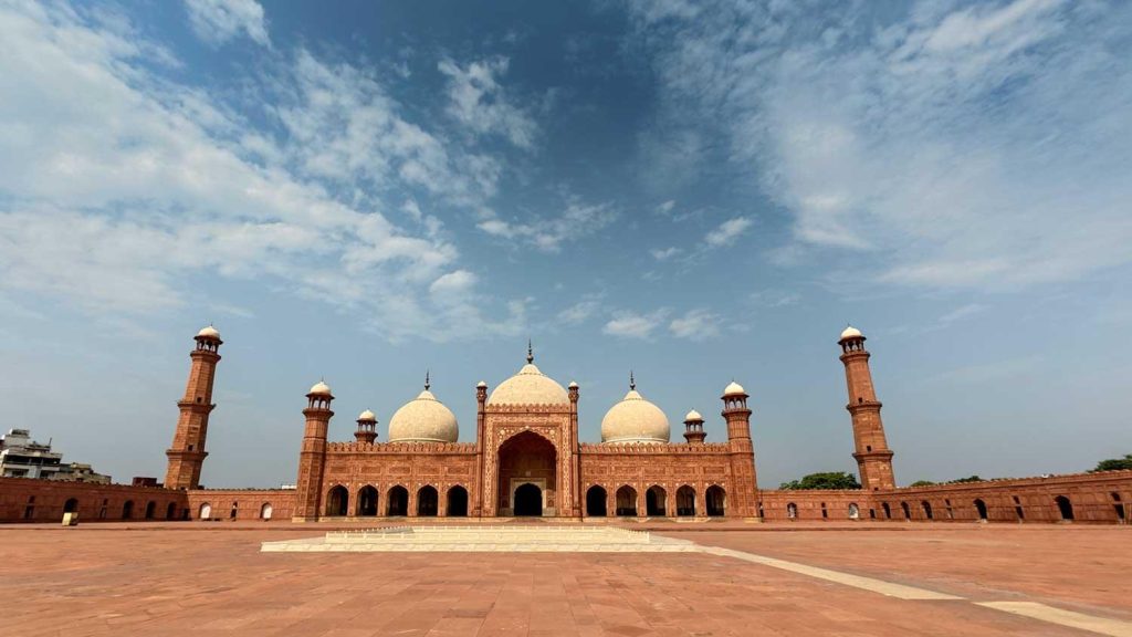 badshahi masjid